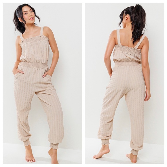 29 Fabulous Textured Fabric Smocked Jumpsuit - Picture 2 of 3